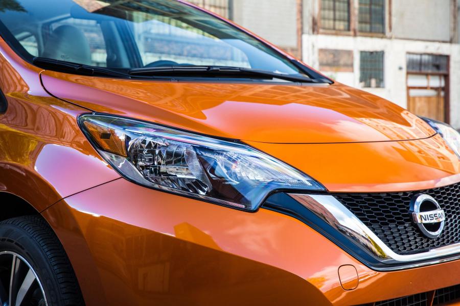 Детали экстерьера Nissan Versa Note (E12) 2016 года  (фото 19 из 19)